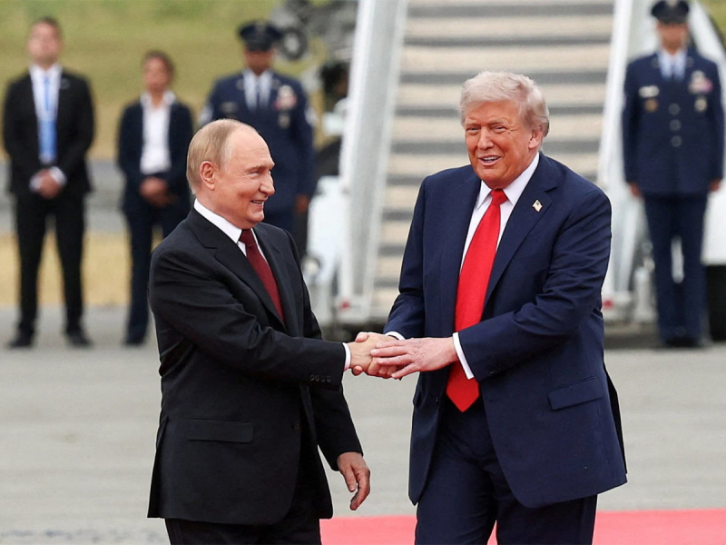 Axios: США ведут тайные переговоры о мире с РФ &mdash; Трамп продвигает мирный план из 28 пунктов