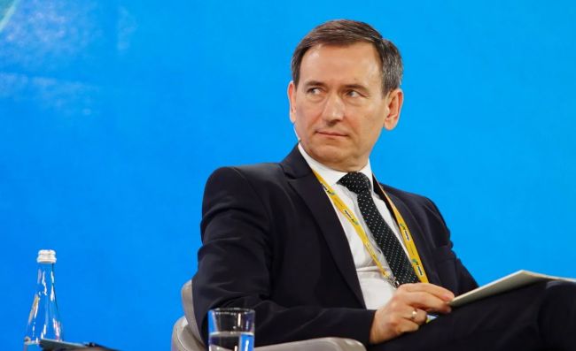 Бунт на&nbsp;корабле: Депутат от&nbsp;партии Зеленского публично потребовал отставки Ермака