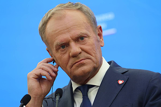 Туск в двух словах описал отставку Ермака и встречу Орбана с Путиным