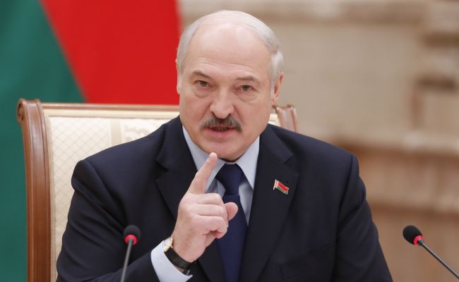 Лукашенко предупредил чиновников: Не&nbsp;подхватите заразу, которая поразила Украину