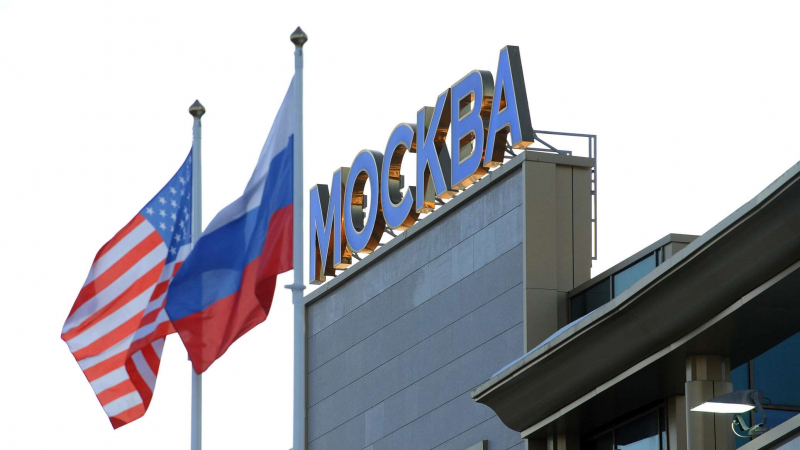 Ушаков: российско-американские отношения выстраиваются, но тяжело