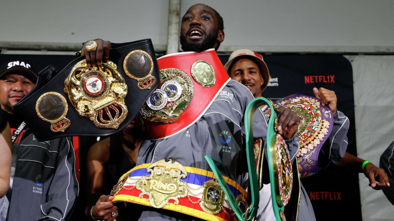 Американский боксер Кроуфорд лишен титула WBC и звания абсолютного чемпиона