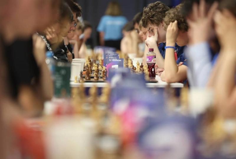 FIDE проголосовала за полное и частичное снятие ограничений с российских шахматистов