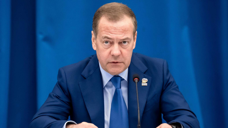 Медведев заявил, что удивлен "миротворческими" заявлениями политиков ЕС
