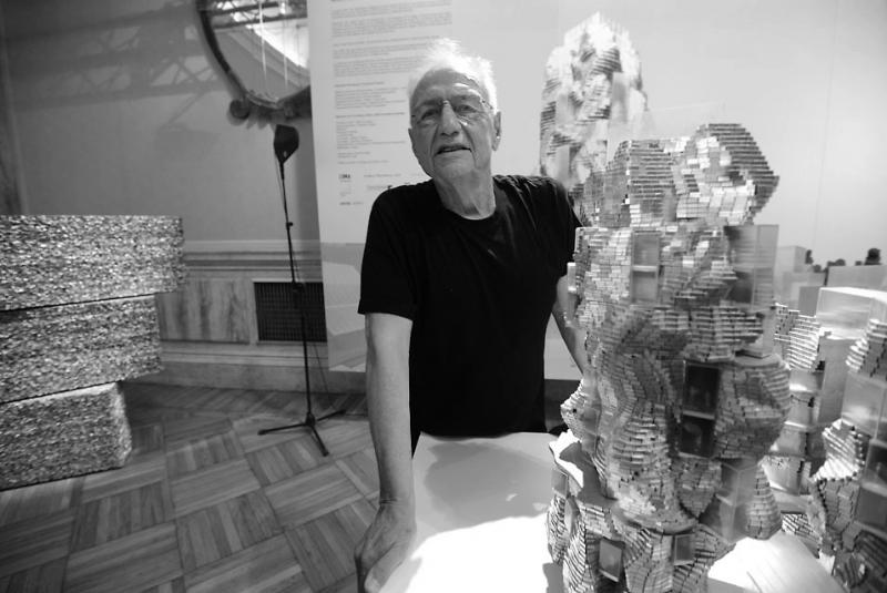 Умер создавший танцующий дом в Праге архитектор Фрэнк Гери