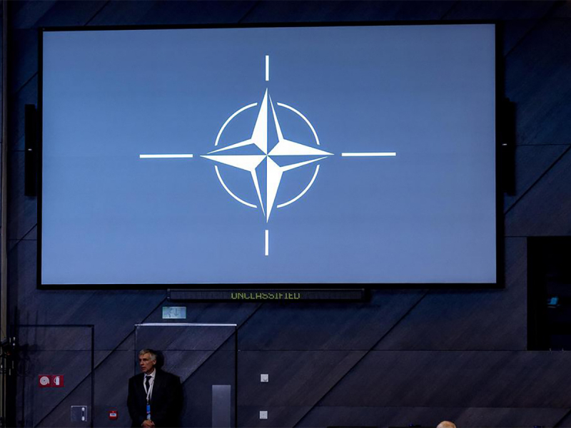 В НАТО ответили на заявление Путина о готовности РФ к войне с Европой