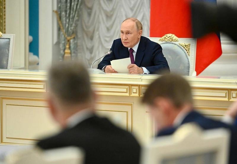 ВЦИОМ: Более 80% россиян доверяют Владимиру Путину
