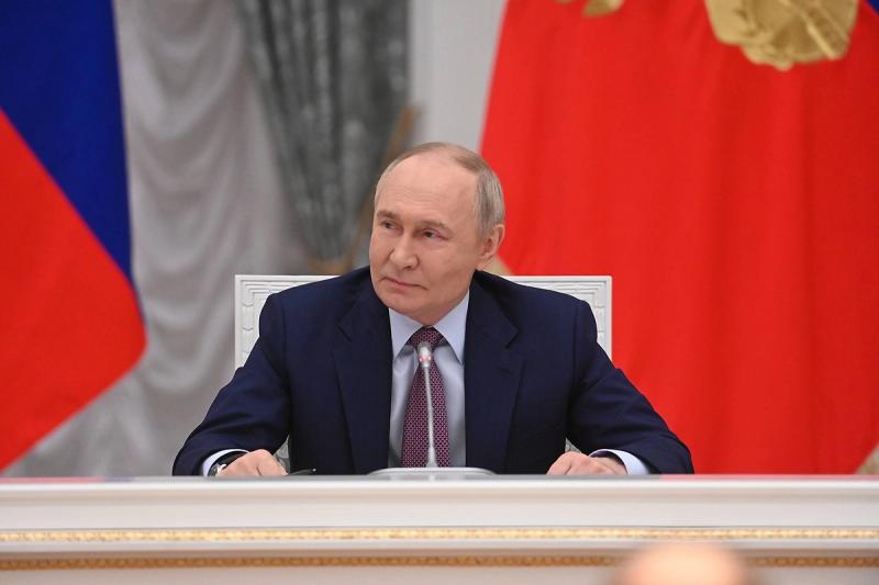 ВЦИОМ: Большинство россиян выбрали Путина героем 2025 года