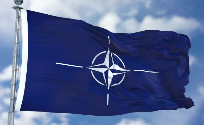 В Румынии откроется центр координации и транзита военной техники Украине