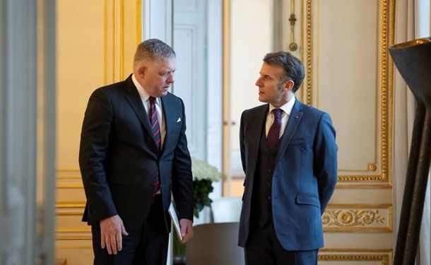 Фицо обсудил Украину с Макроном