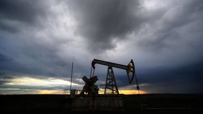 Юшков: на рынке нефти 2026 год может стать переломным