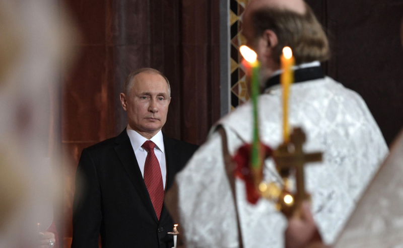 Путин поздравил с Рождеством православных христиан